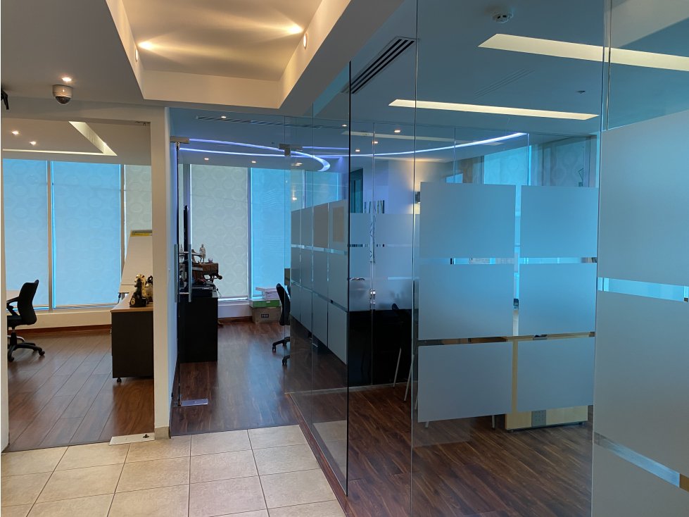 VENTA O ALQUILER DE OFICINA EN OCEAN PLAZA - 4804PG (JD)