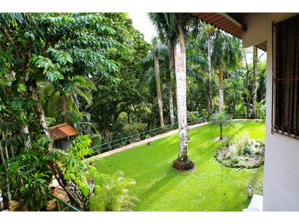 SE VENDE MANSION EN LAS CUMBRES 5172DM