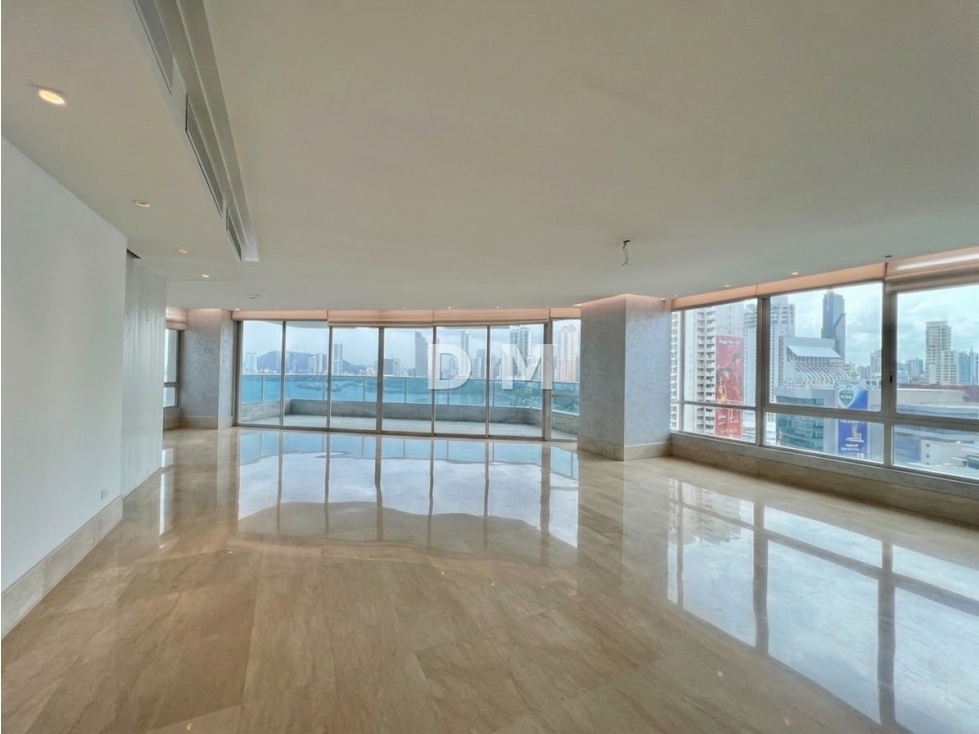 SE VENDE APARTAMENTO EN PH LANDMARK - 7211DA