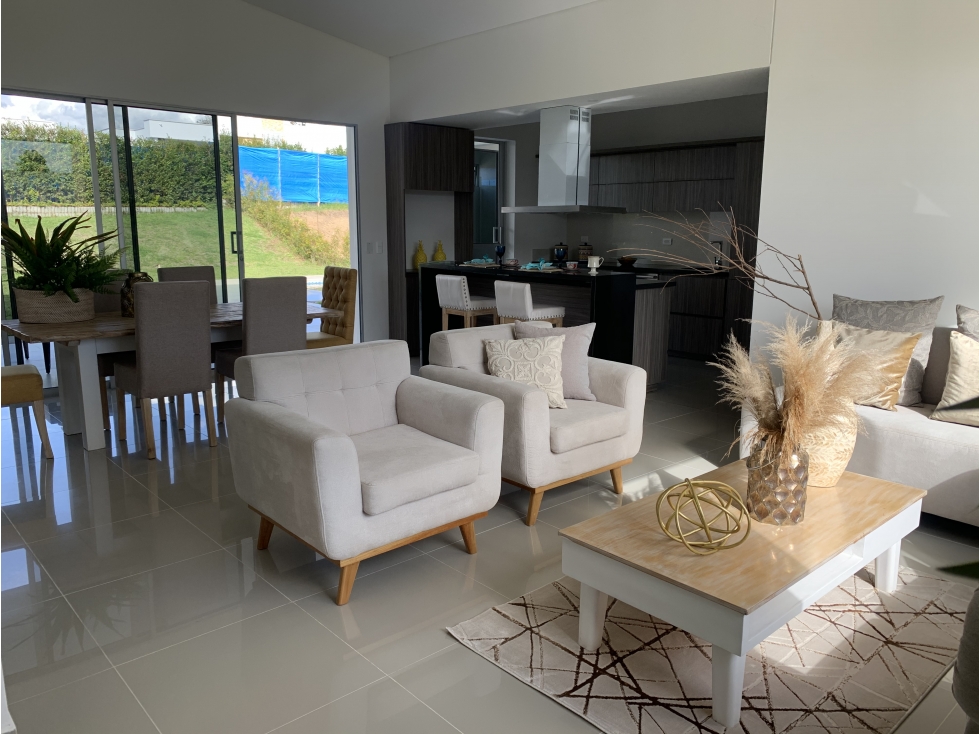 SE VENDE CASA CERCA AL AEROPUERTO-CLUB CAMPESTRE — foto 2