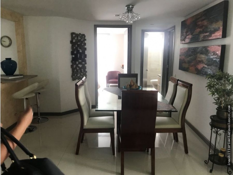 SE VENDE ESPECTACULAR APARTAMENTO EN LA CASTELLANA — foto 2