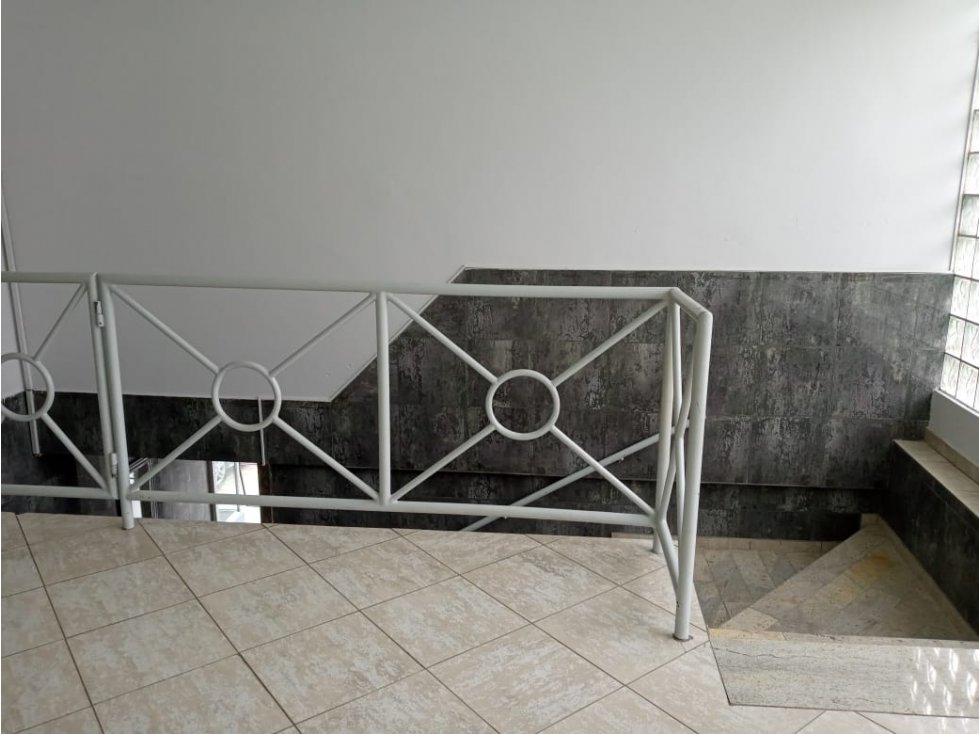 Se alquila oficina en san francisco de 130m2 $800 — foto 3