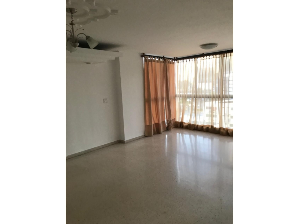 SE ALQUILA APARTAMENTO EN MARBELLA LINEA BLANCA — foto 3