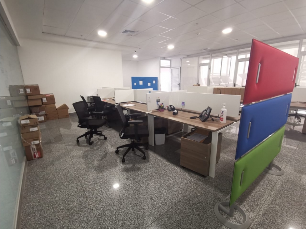 Se Alquila Oficina amoblada de 165mt2 en Avenida Balboa - 4
