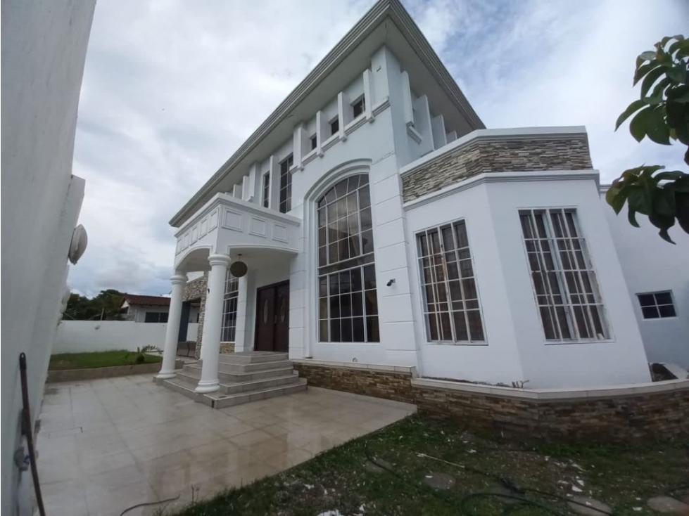 Espectacular casa en Altos del Golf para Alquiler o Venta