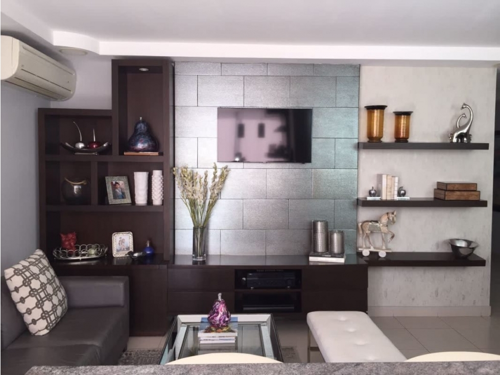J.G Se vende apartamento Linea Blanca en San Francisco $375,000
