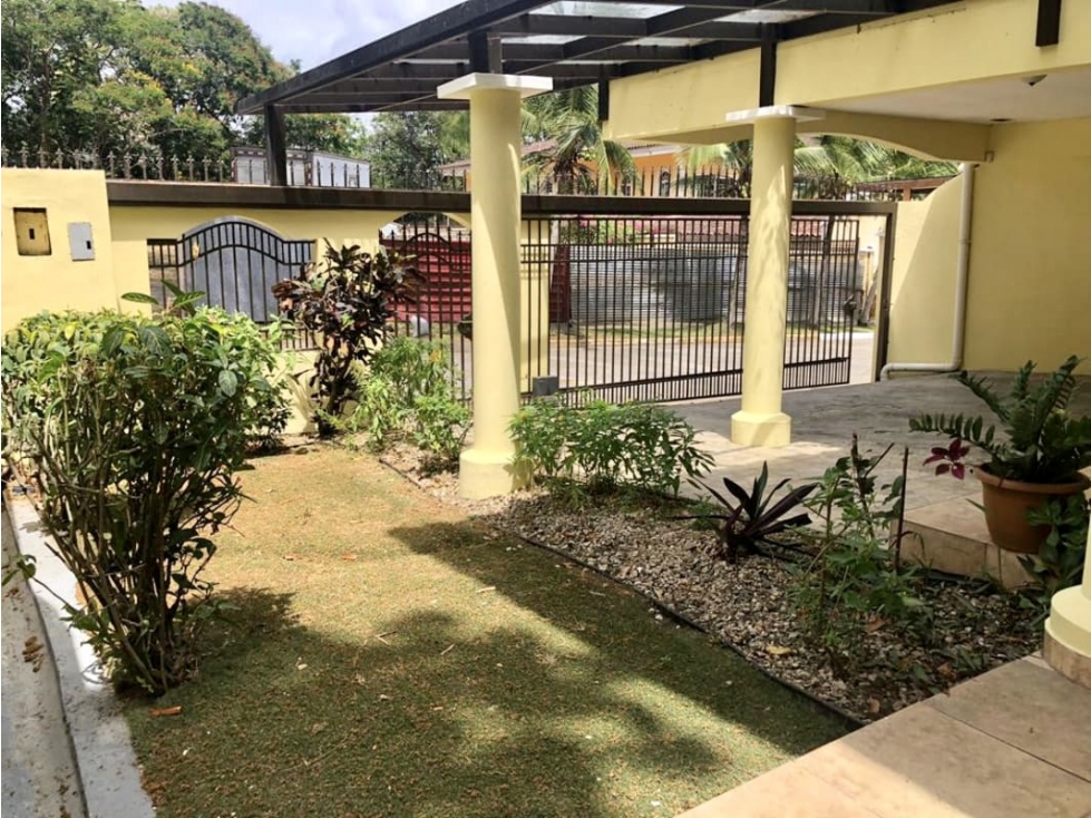 SE VENDE HERMOSA CASA EN ANCON $420K — foto 3