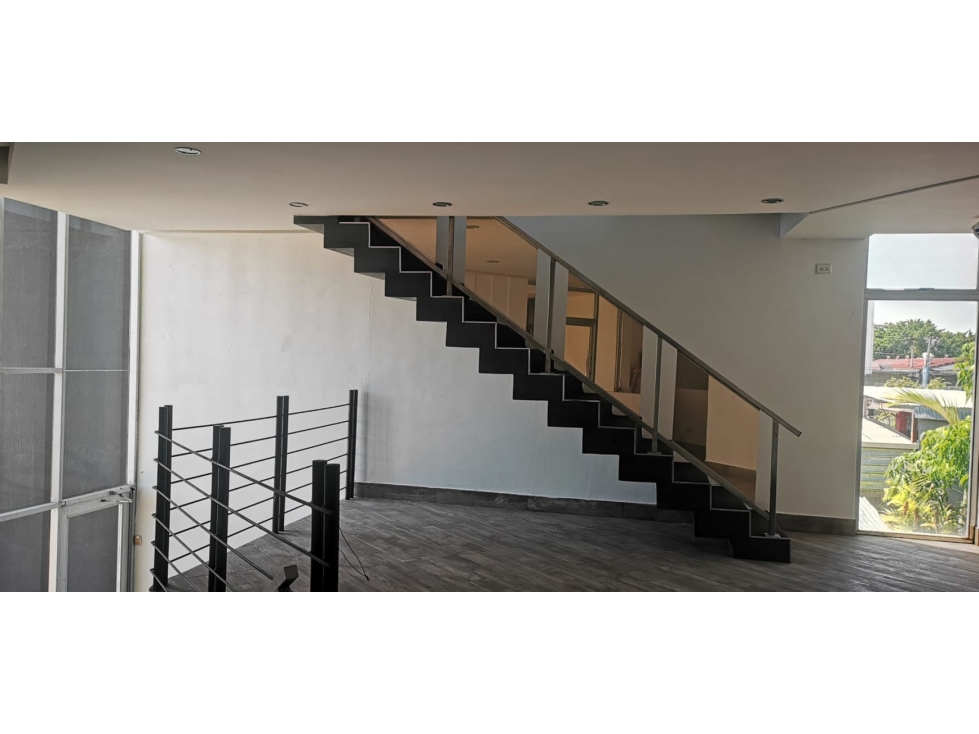 SE ALQUILA EDIFICIO EN PARQUE LEFEVRE >>PRECIO DE OPORTUNIDAD<< - 6