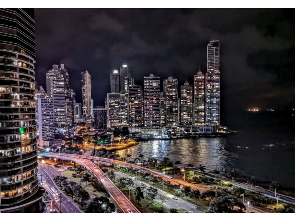 Alquilo Extraordinario apartamento amoblado en Bay Front