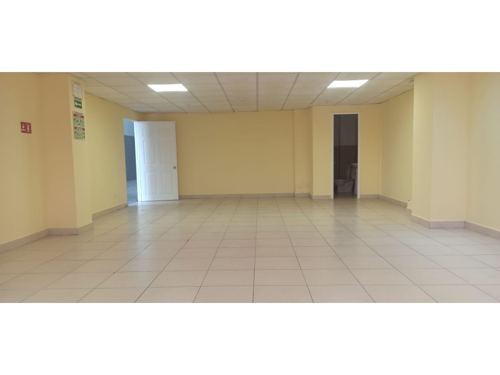 SE ALQUILA BODEGA EN AVE CINCUENTENARIO | LISTA PARA OCUPAR - 4