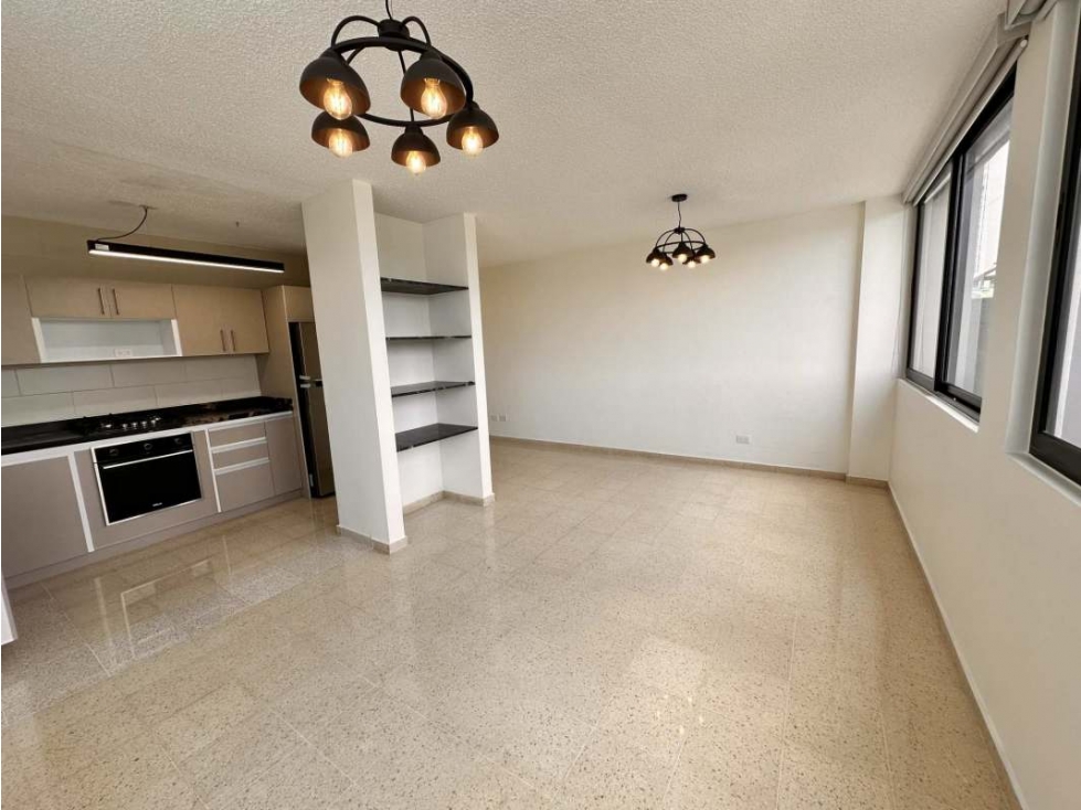 SE VENDE BELLO APARTAMENTO RECIEN REMODELADO EN COCO DEL MAR