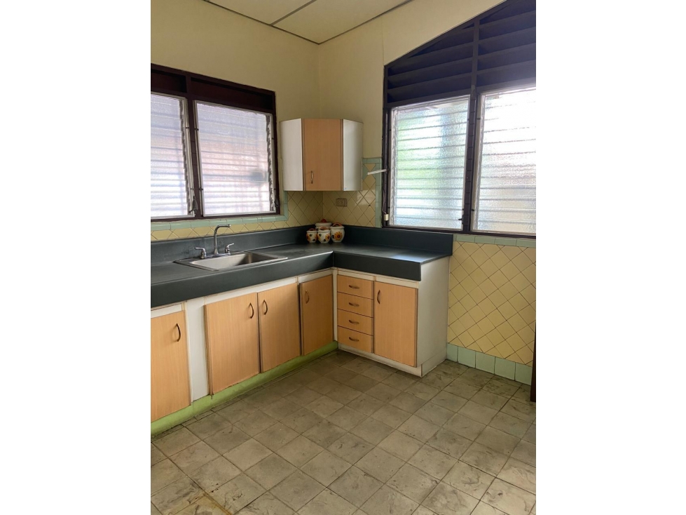 VENTA DE HERMOSA CASA EN BETANIA — foto 3