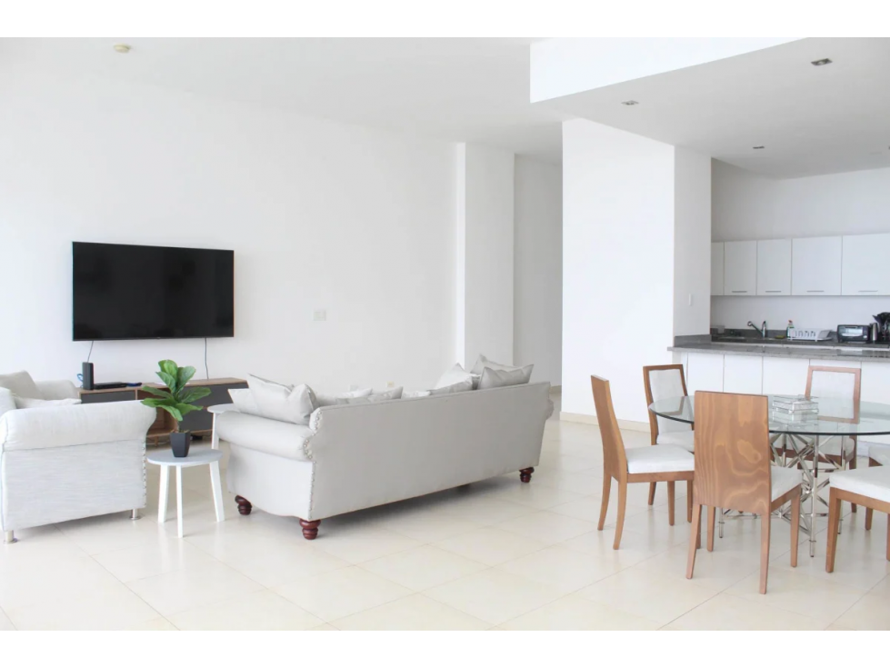 Se Alquila Apartamento Amueblado en Avenida Balboa vista al mar — foto 2