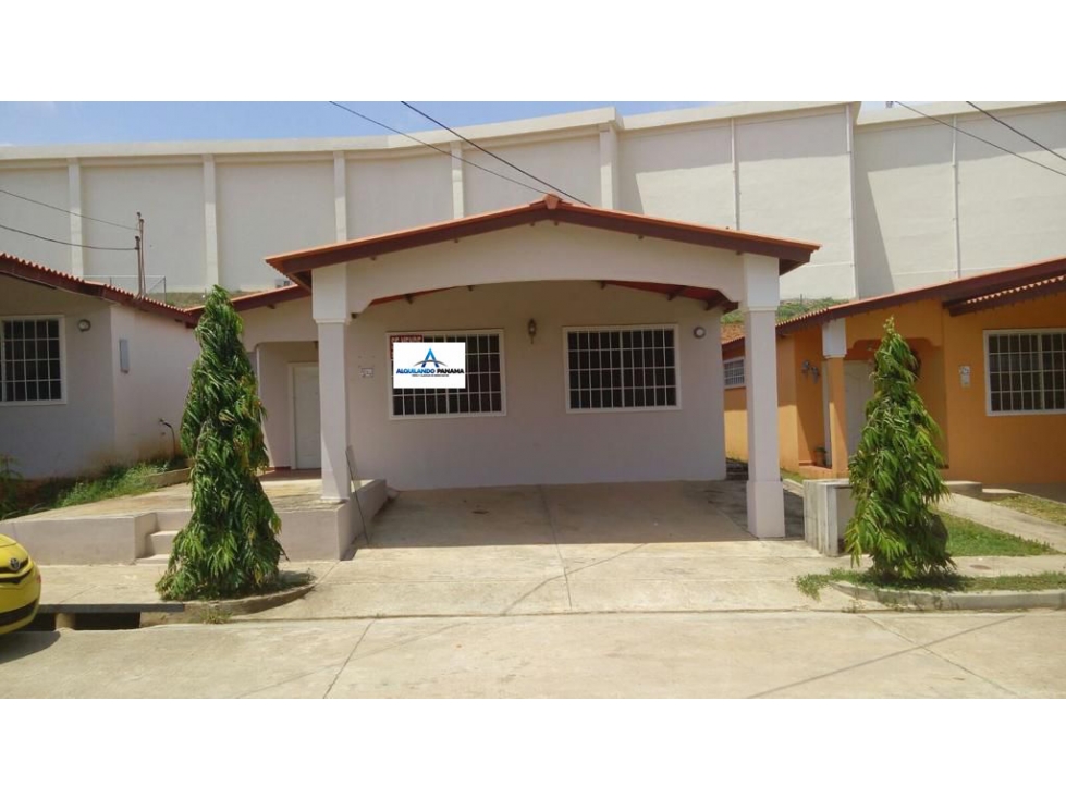 SE ALQUILA CASA EN BRISAS DEL GOLF