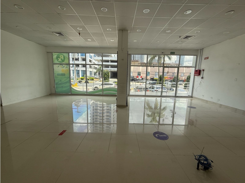 SE ALQUILA LOCAL COMERCIAL EN VIA ESPAÑA