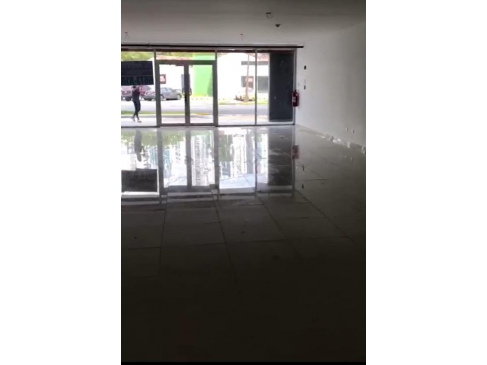 Se alquila local comercial en bella vista 130m2 $1950 - 3
