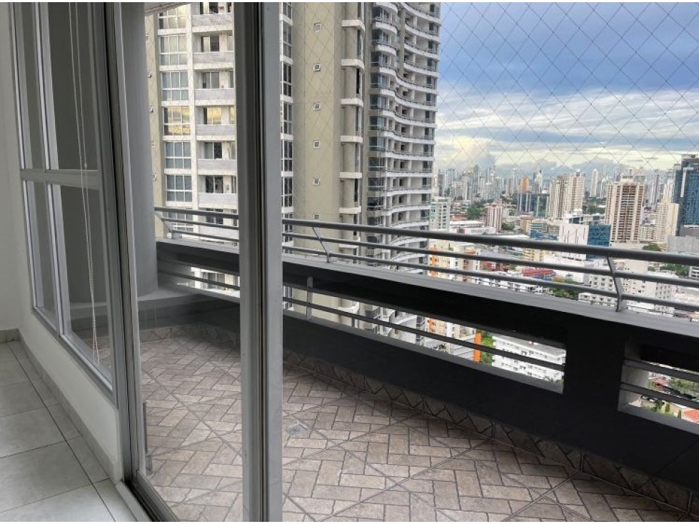 Se alquila Penthouse - Via Argentina - $2200