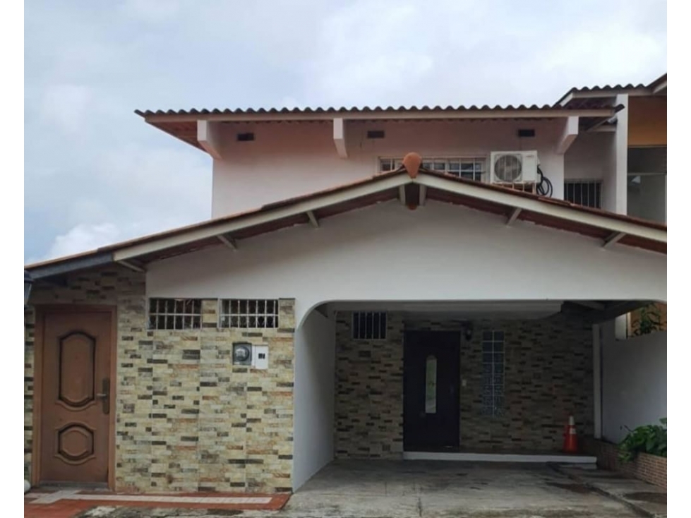 Se alquila hermosa casa 3 niveles Linda vista $1.100