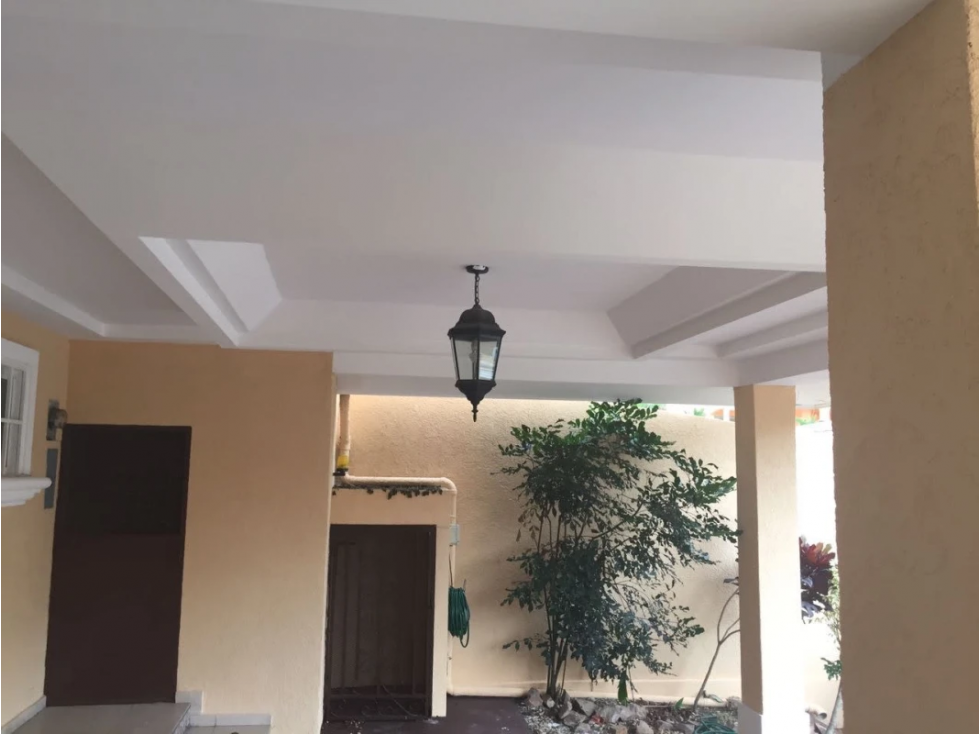 Se vende hermosa casa en Altos del Bosque $450,000 AM — foto 3