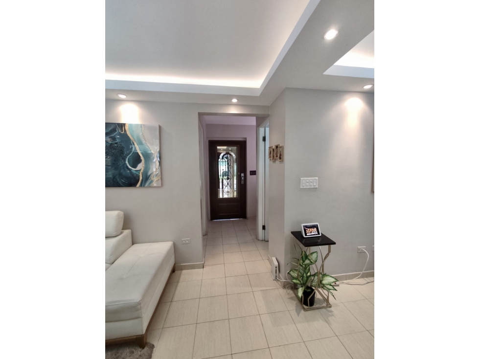 SE VENDE HERMOSA CASA REMODELADA EN ARRAIJAN — foto 2