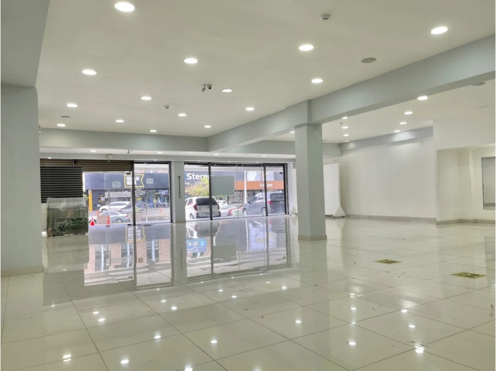 Se Alquila Local Comercial 650 Mts Via España USD5,450,oo
