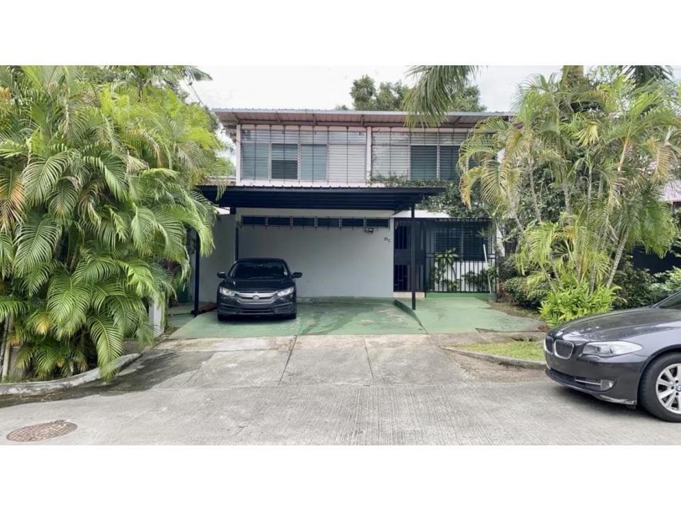 SE VENDE AMPLIA CASA EN EL CARMEN $390,00