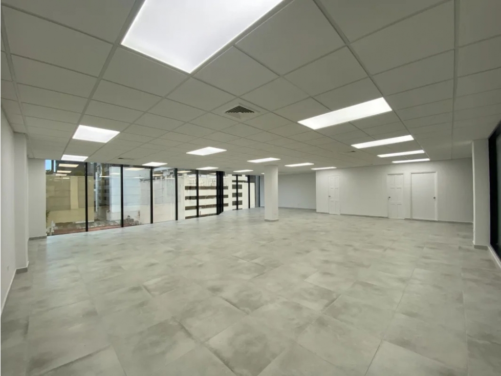 Se Alquila Oficina 140 mts centralísima en Obarrio $1,690,oo — foto 6