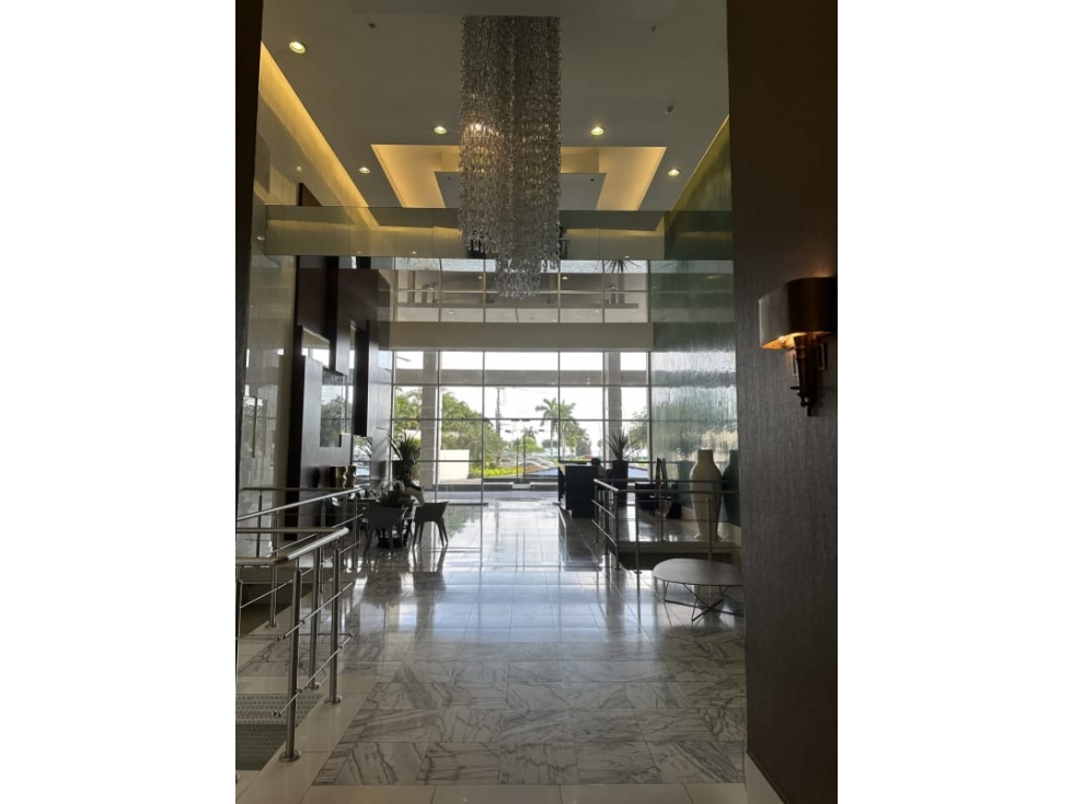 Se alquila Apartamento en Ave Balboa, edif. Waters — foto 3