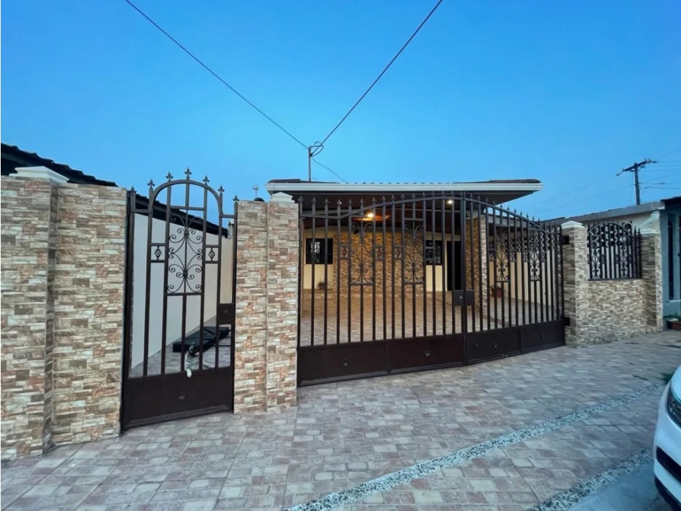 VENDO HERMOSA CASA EN PUERTO PILÓN DE 370 MTS2 --$145.000-- - 2