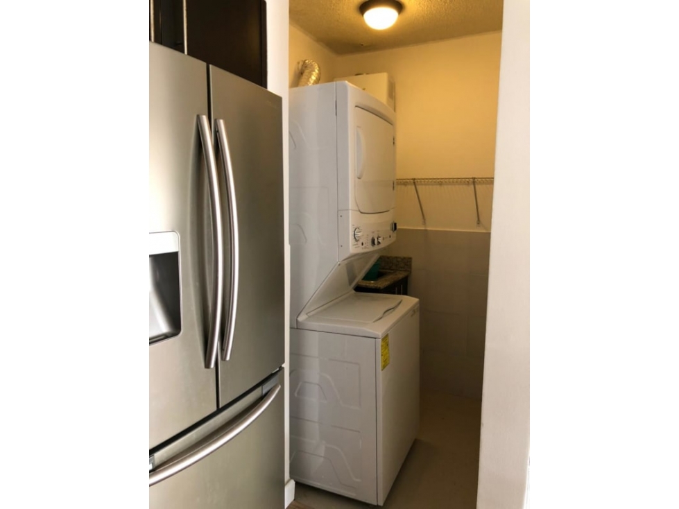 Se alquila apartamento en Altos de Condados del Rey $1200 L/B — foto 3