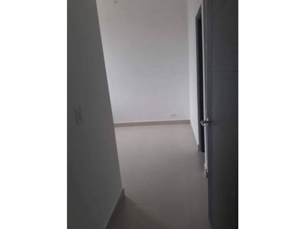 Se alquila o se vende apartamento en Costa Verde $750 — foto 3