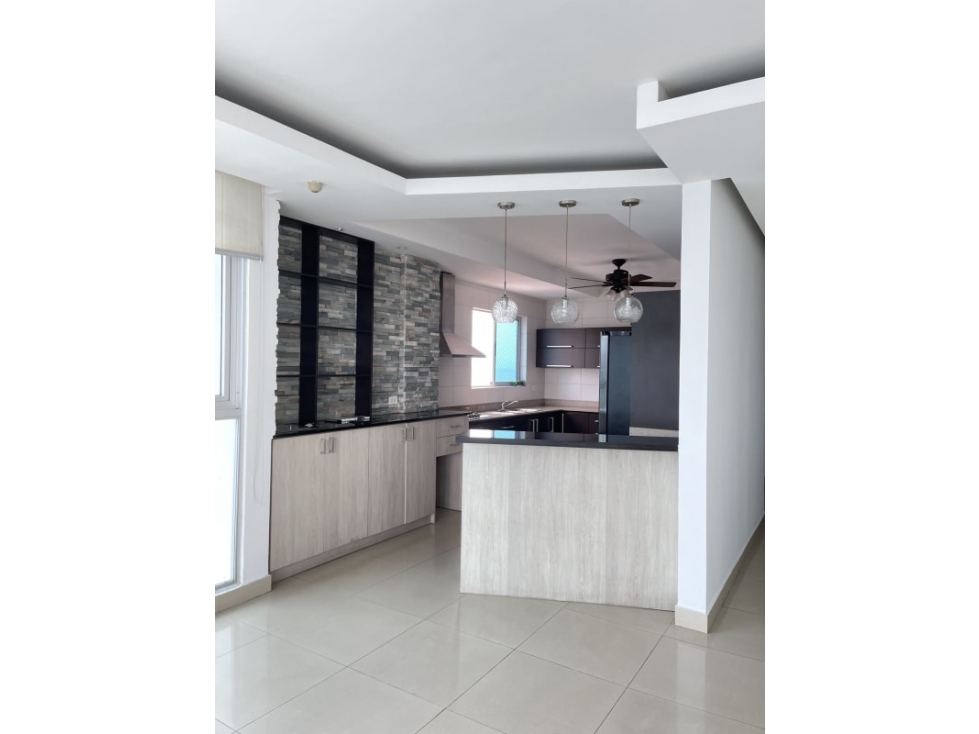 Se alquila Excelente apartamento vía porras $1800 — foto 4