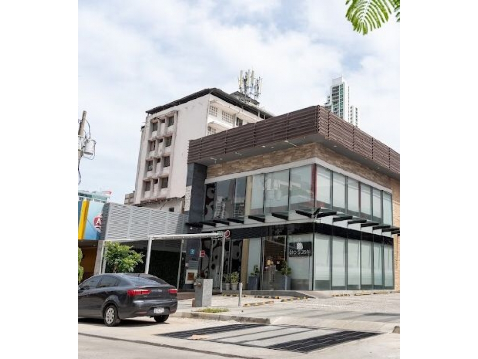 Se alquila local comercial en calle Uruguay $7500