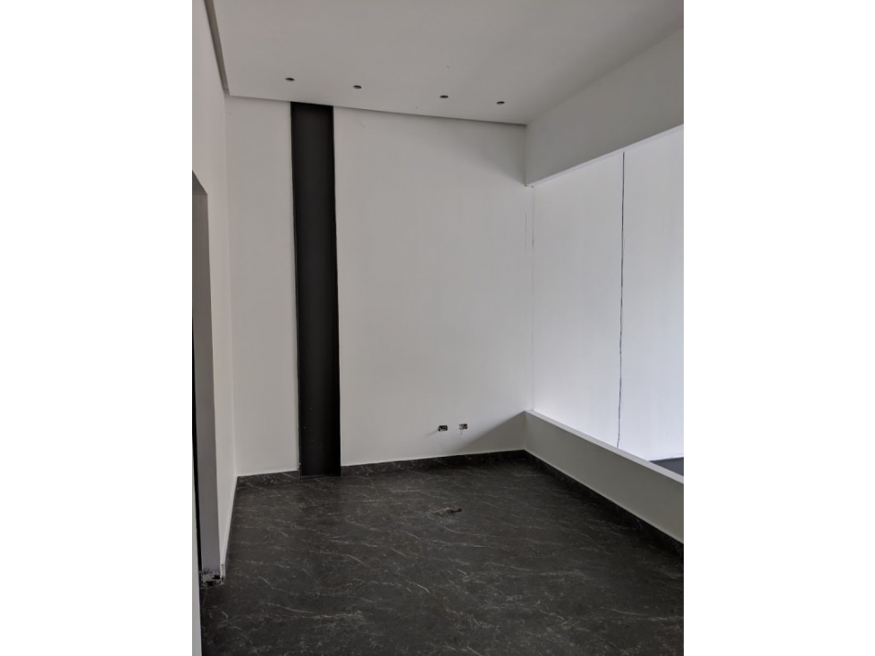 SE ALQUILA PRECIOSO LOCAL, LISTO PARA OCUPAR, PLANTA BAJA! $2.200.00 - 2