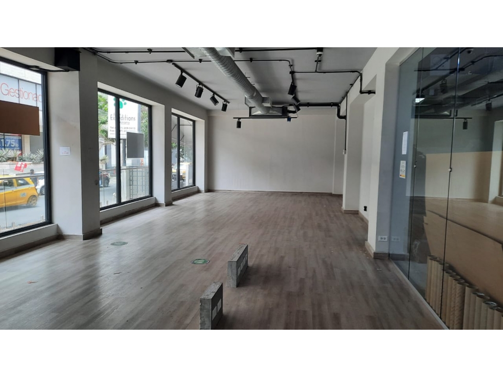 Se alquila Local Comercial en calle 50 215 m2 $4000
