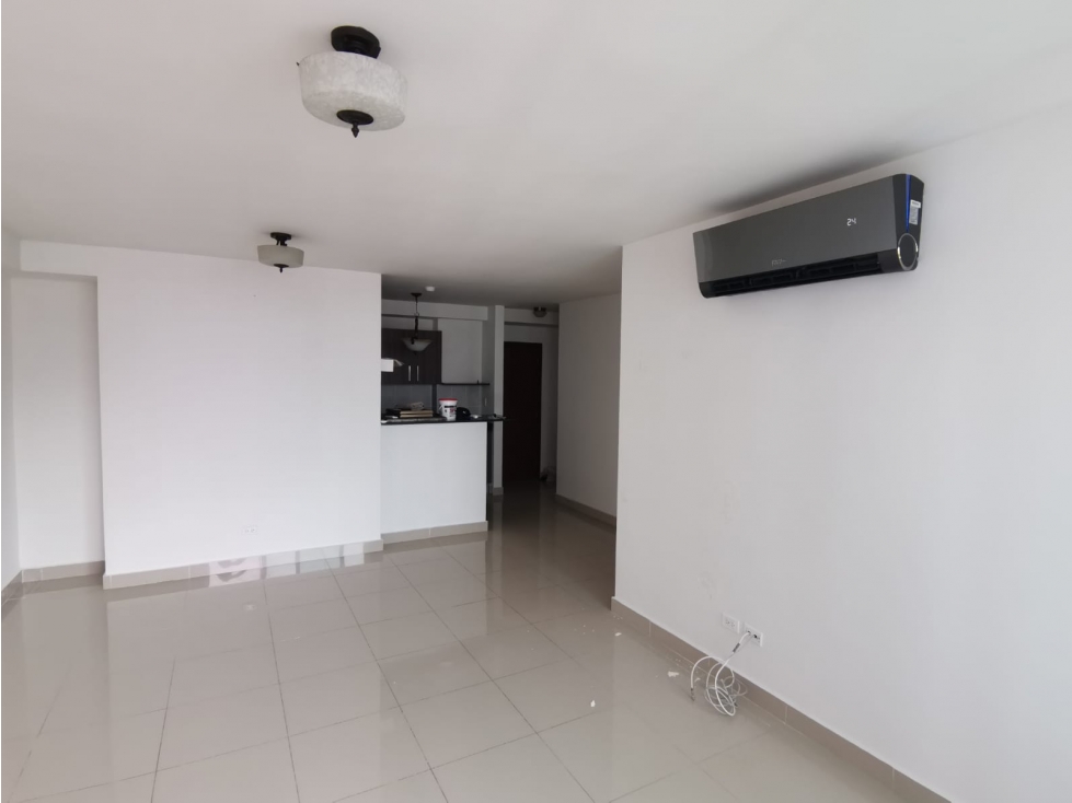 Se alquila apartamento en carrasquilla $795 — foto 2
