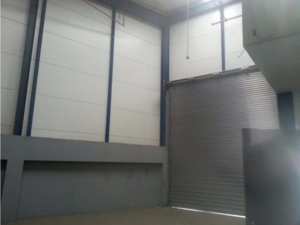 Se Vende Ofi-bodega en Mañanitas 300 Mts $430.000.oo - 3