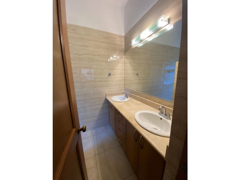 Alquilo exclusivo apartamento en amador ID4907587 — foto 4