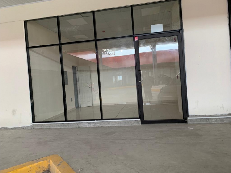 Se Alquila Local Comercial 120 Mts2 Villa Zaita $3.600.oo - 5