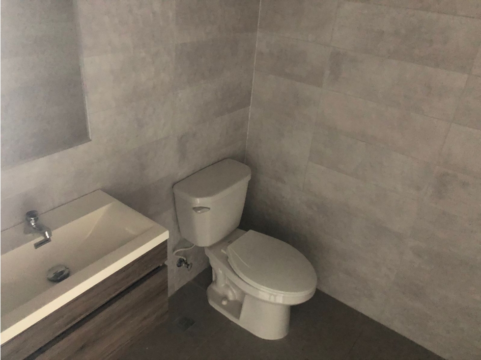 Se Alquila Local Comercial 89 mts San F/co Vía Israel $2.300.oo - 6