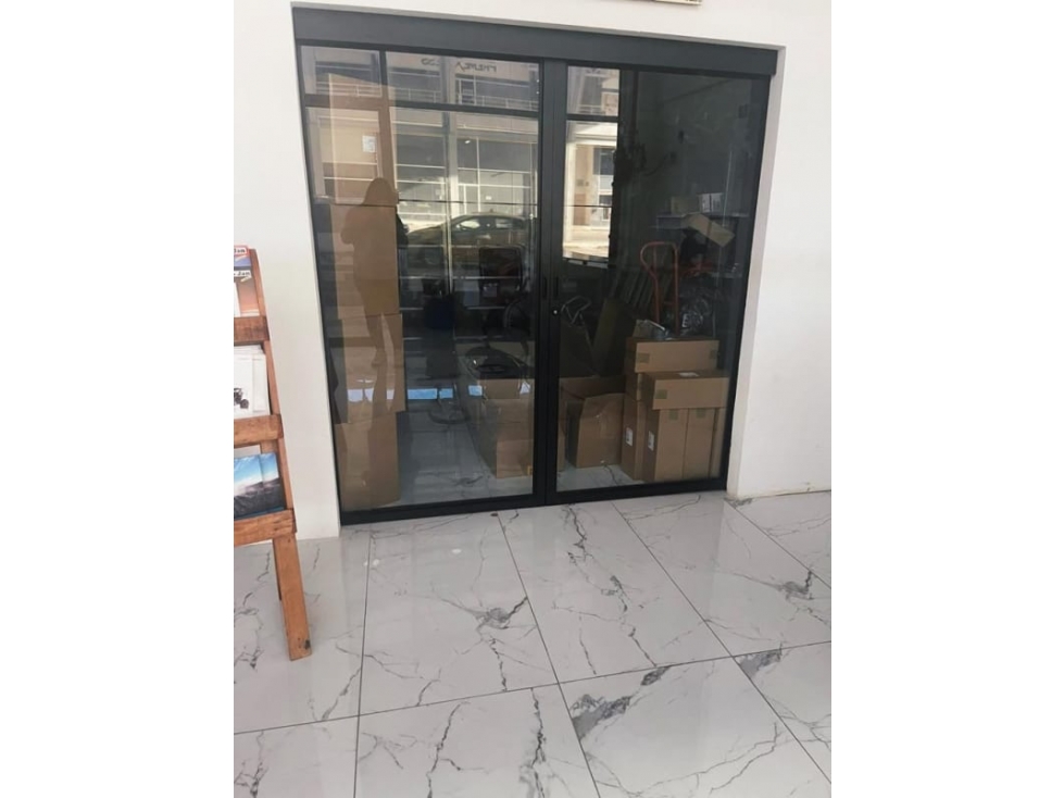 Se alquila local con mezanine en Vía Tocumen 121 Mts $1,500 — foto 4