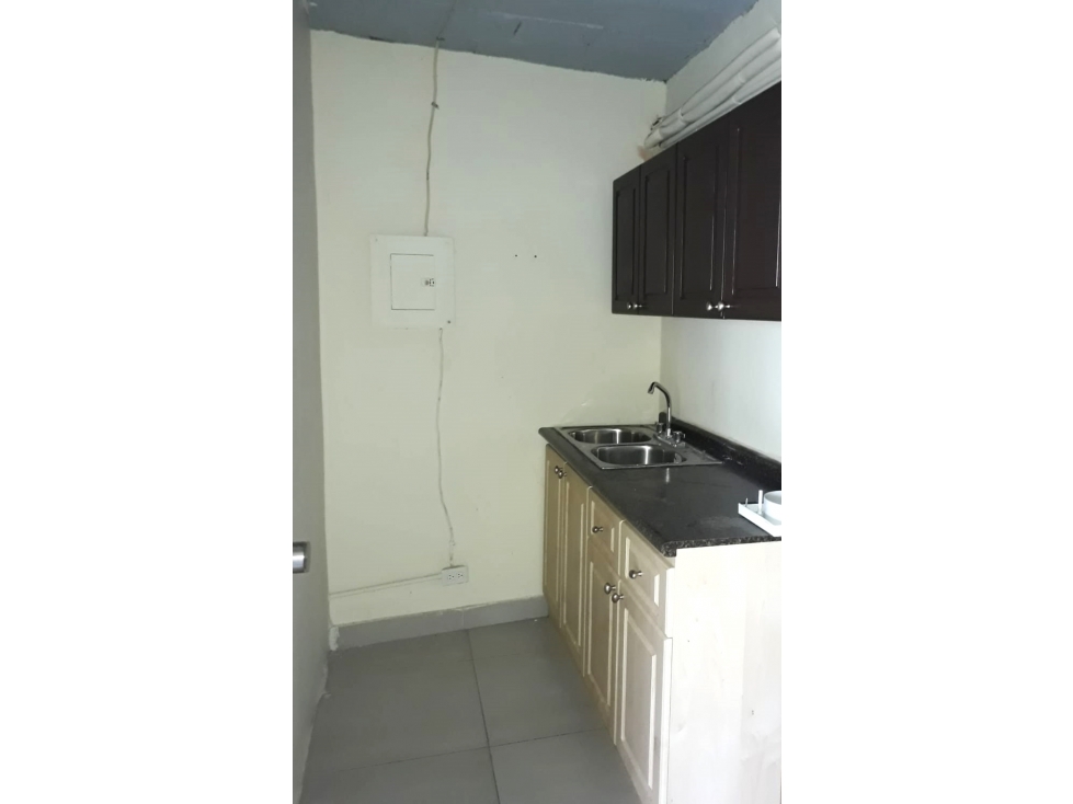 Se Alquila Oficina en Parque Lefevre, 187.9m2 $1800 - 2