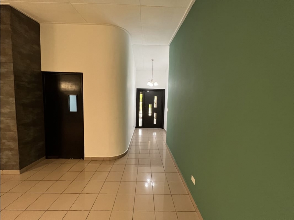 Casa para Alquilar en Altos de Panamá $1,500 — foto 2