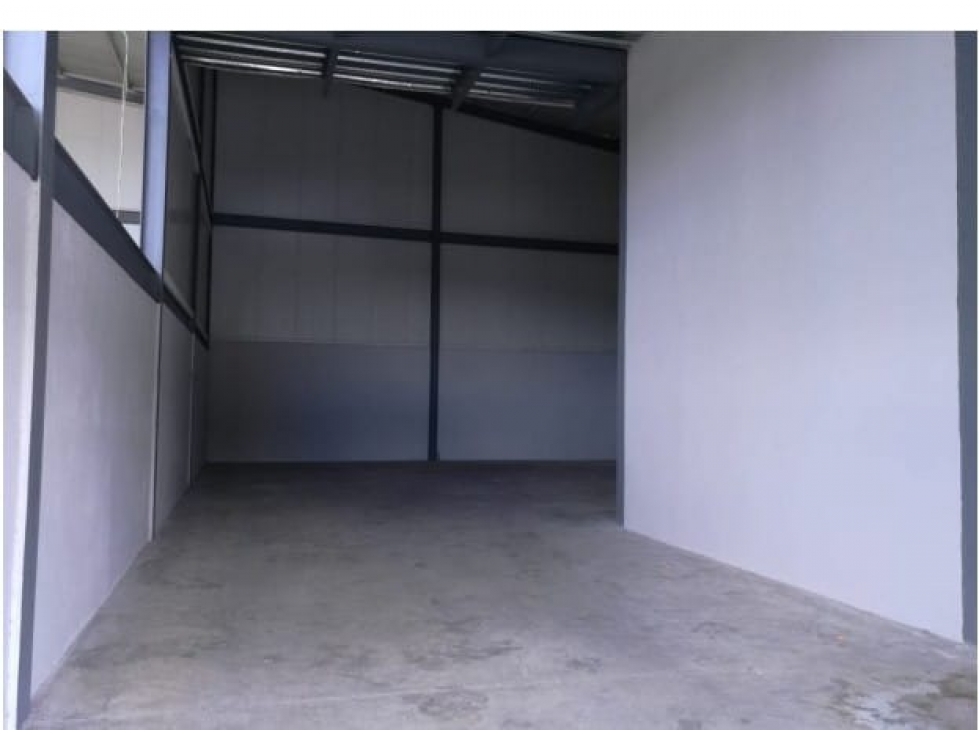se alquila galera en Milla 8 450 y 650 Mts $6.99 x Mt2 - 2