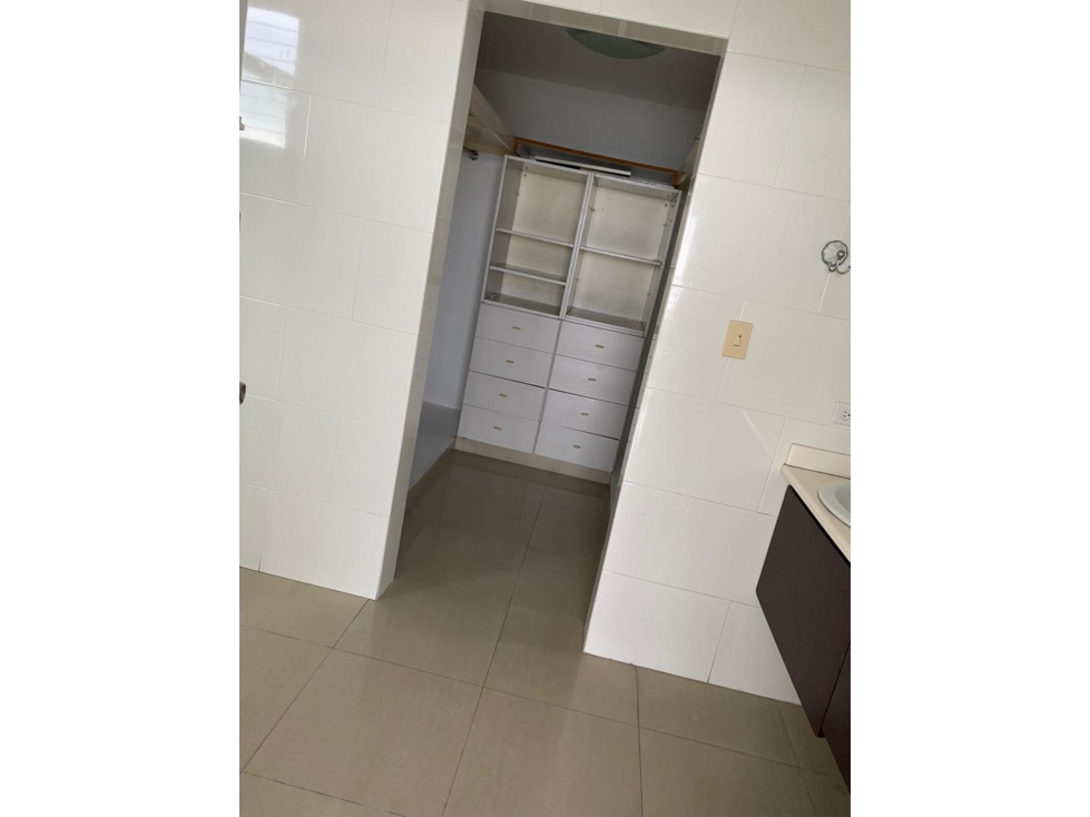 Se Alquila apartamento en Punta Paitilla $2300 — foto 4