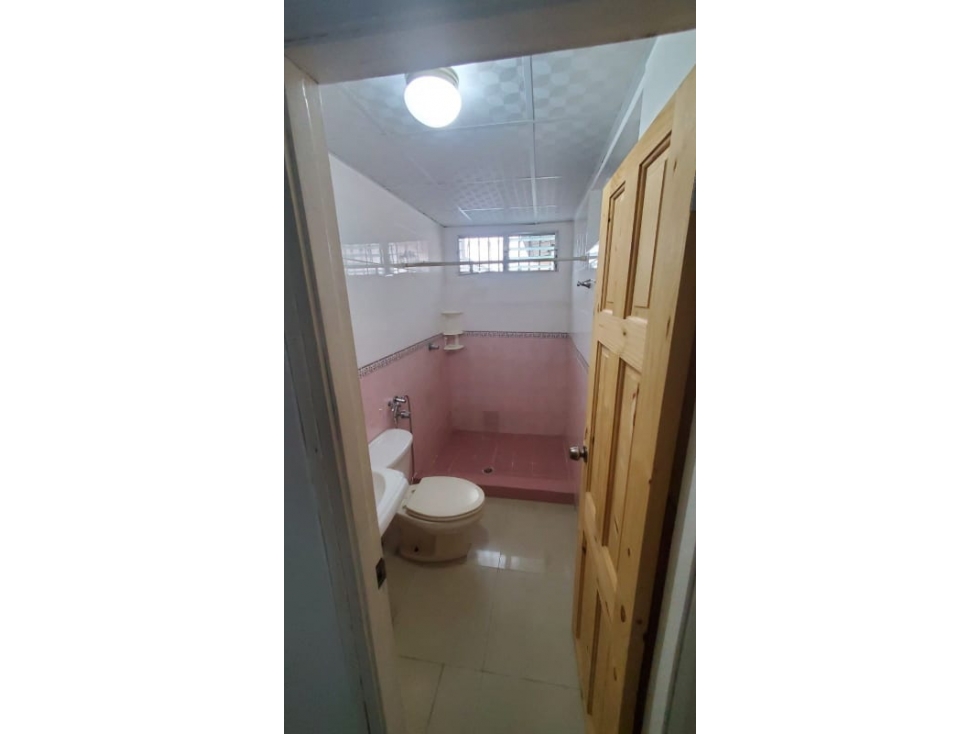 Alquilo casa semiamoblada Villa Lucre $1.050 — foto 2