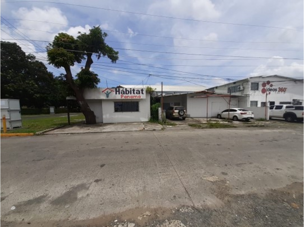Se Vende Local con Terreno en Via Principal! 450mt2