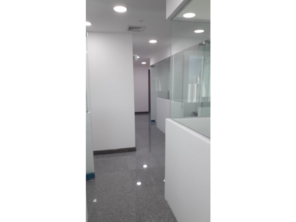 Oficina en Venta con Excelentes acabados 90Mts OBARRIO — foto 2