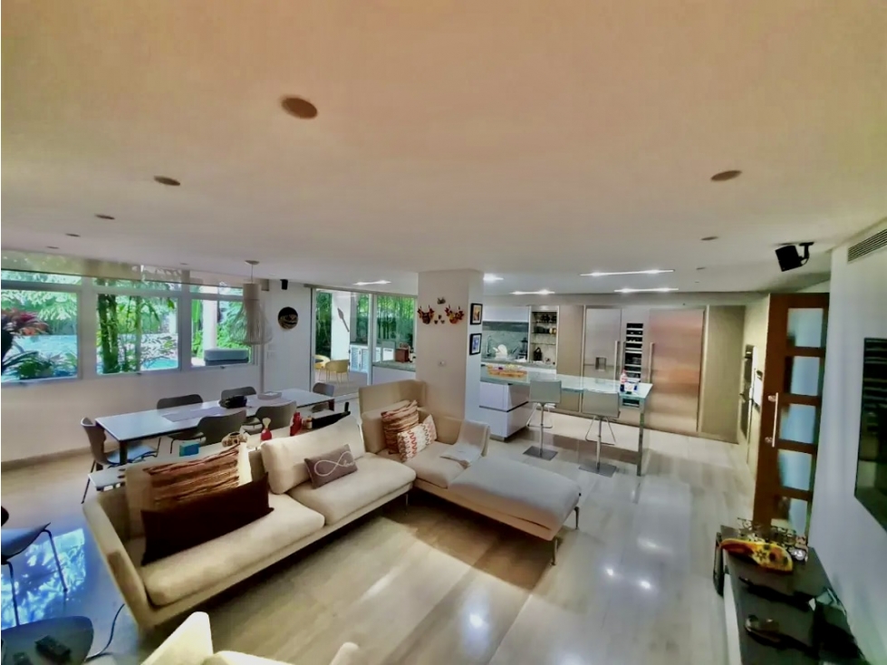 SE VENDE HERMOSA CASA EN COSTA SUR $ 840,000 AM