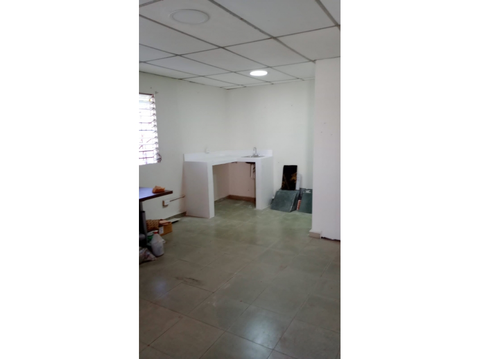 SE ALQUILA EXCELENTE BODEGA EN PUEBLO NUEVO -I.G. - 5